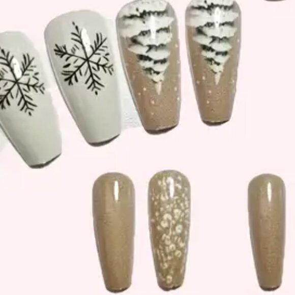 🍸❤️🎄HOLIDAY NAILS!🎄❤️🍸 - Picture 2 of 5